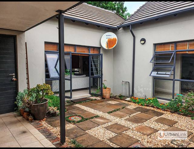 3 BEDROOM FREEHOLD FOR SALE IN SAFARI GARDENS